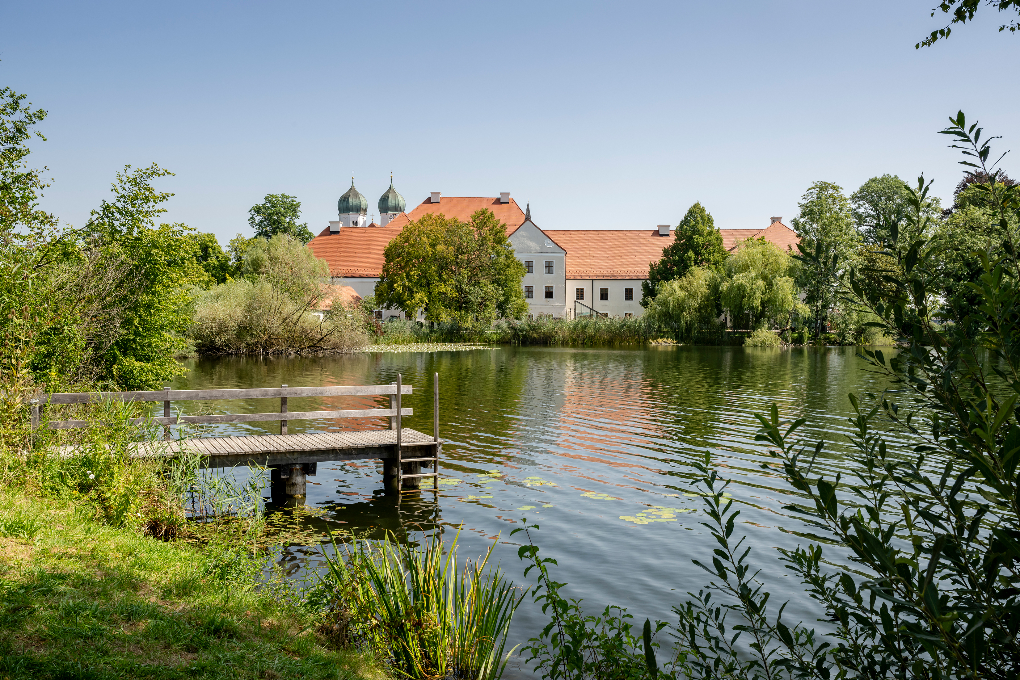 Blick auf Kloster Seeon