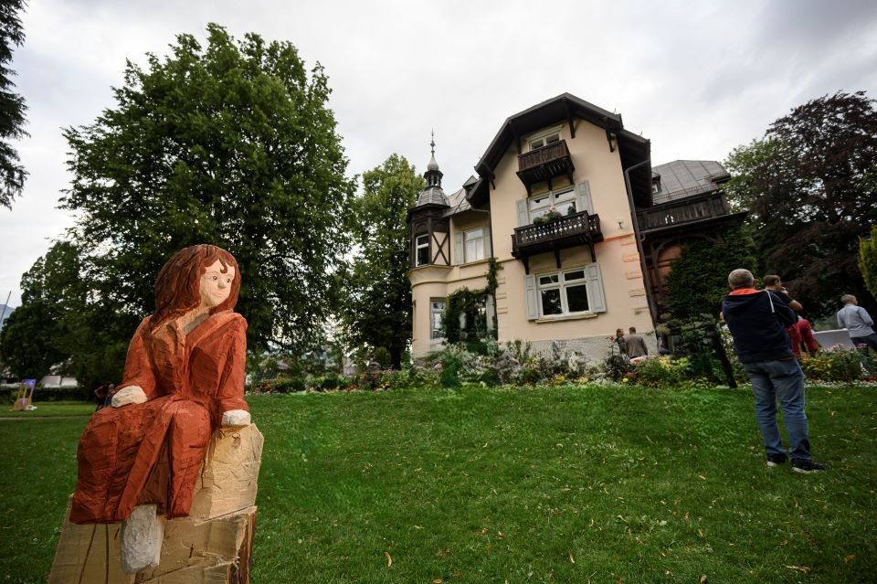 Holzfigur "Momo" der Berurfsfachschule für Holzbildhauer Garmisch-Partenkirchen (c) Philipp Guelland