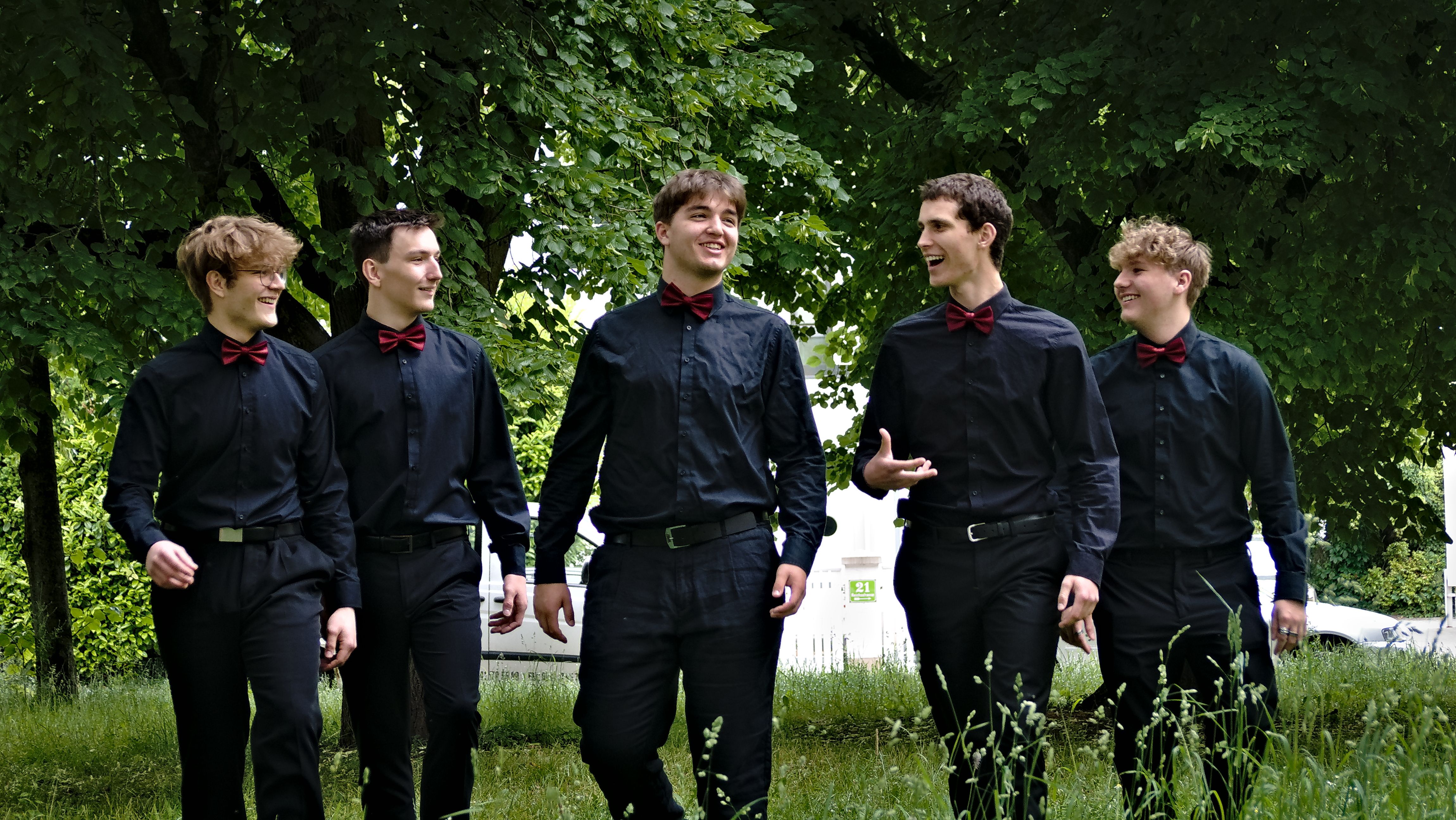 Fünf junge Sänger von Penta Vocalis (Regensburger Domspatzen)