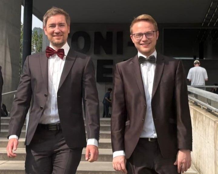 Bariton Daniel Hinterberger (rechts) und Tenor Stephan Schlögl am 6.4.2026 in Kloster Seeon